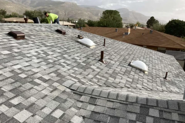 Professional roofing contractor in Belen, NM